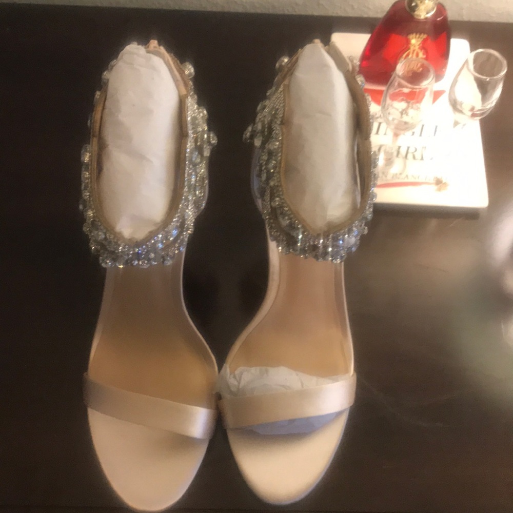 Classy Rhinestone day - Picture 5 of 6